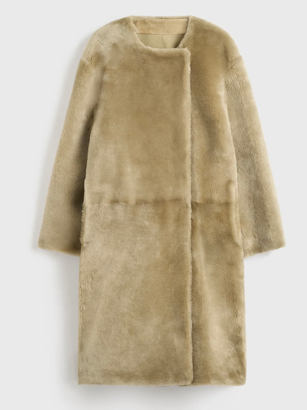 COLLARLESS SHEARLING COAT