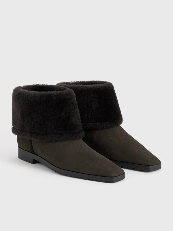 FOLD-DOWN SHEARLING BOOTS